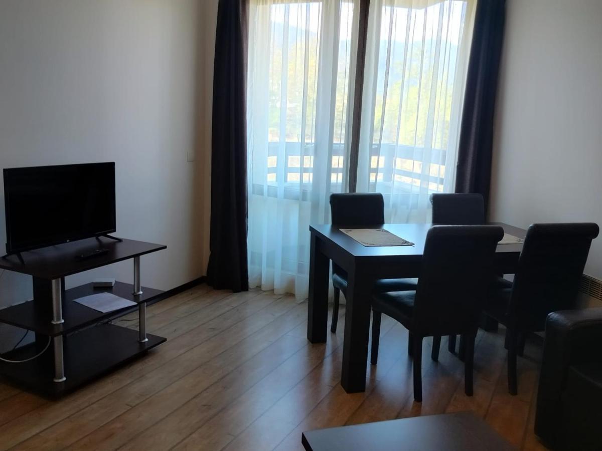 Alpine Lodge Bansko Apartments Exteriör bild